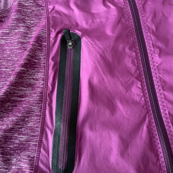 Featherweight Hybrid Jacket Dew Berry Black - Picture 3 of 10